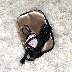 Amika Mini Straightening Brush